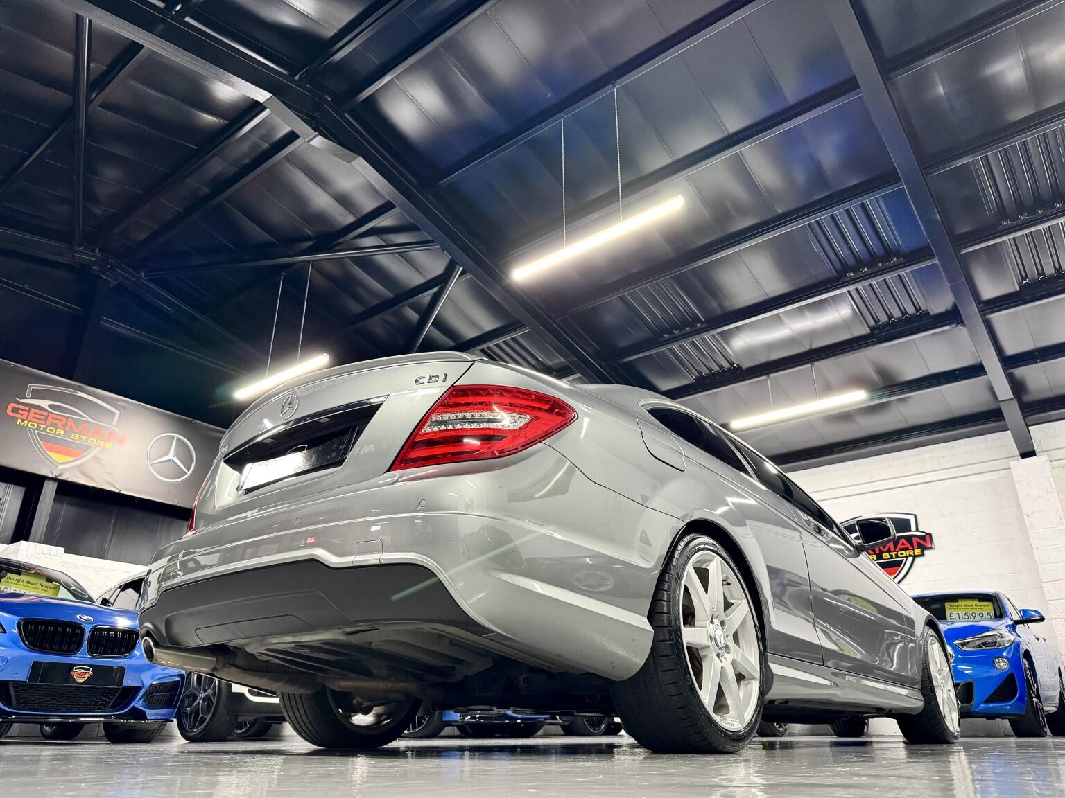 Mercedes-Benz C Class view 8