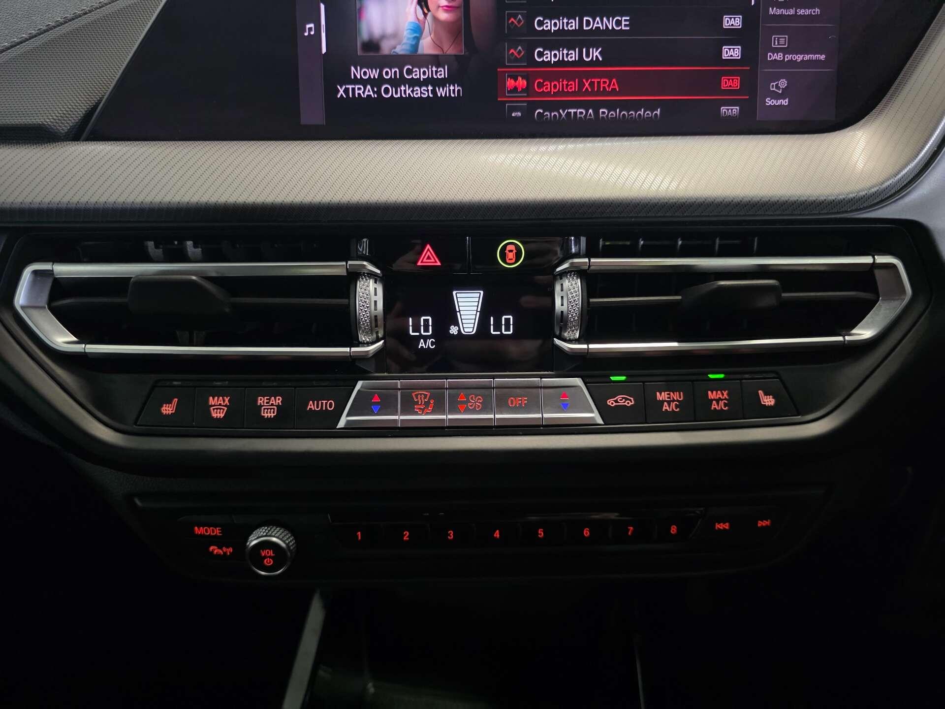 BMW 1 Series view 25