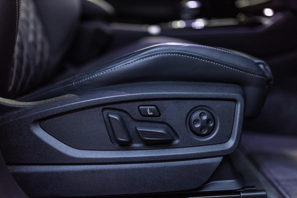 Audi SQ5 view 27