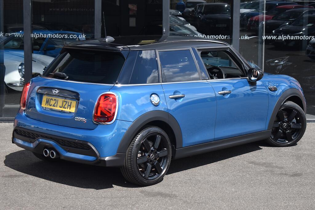 Mini Cooper view 7