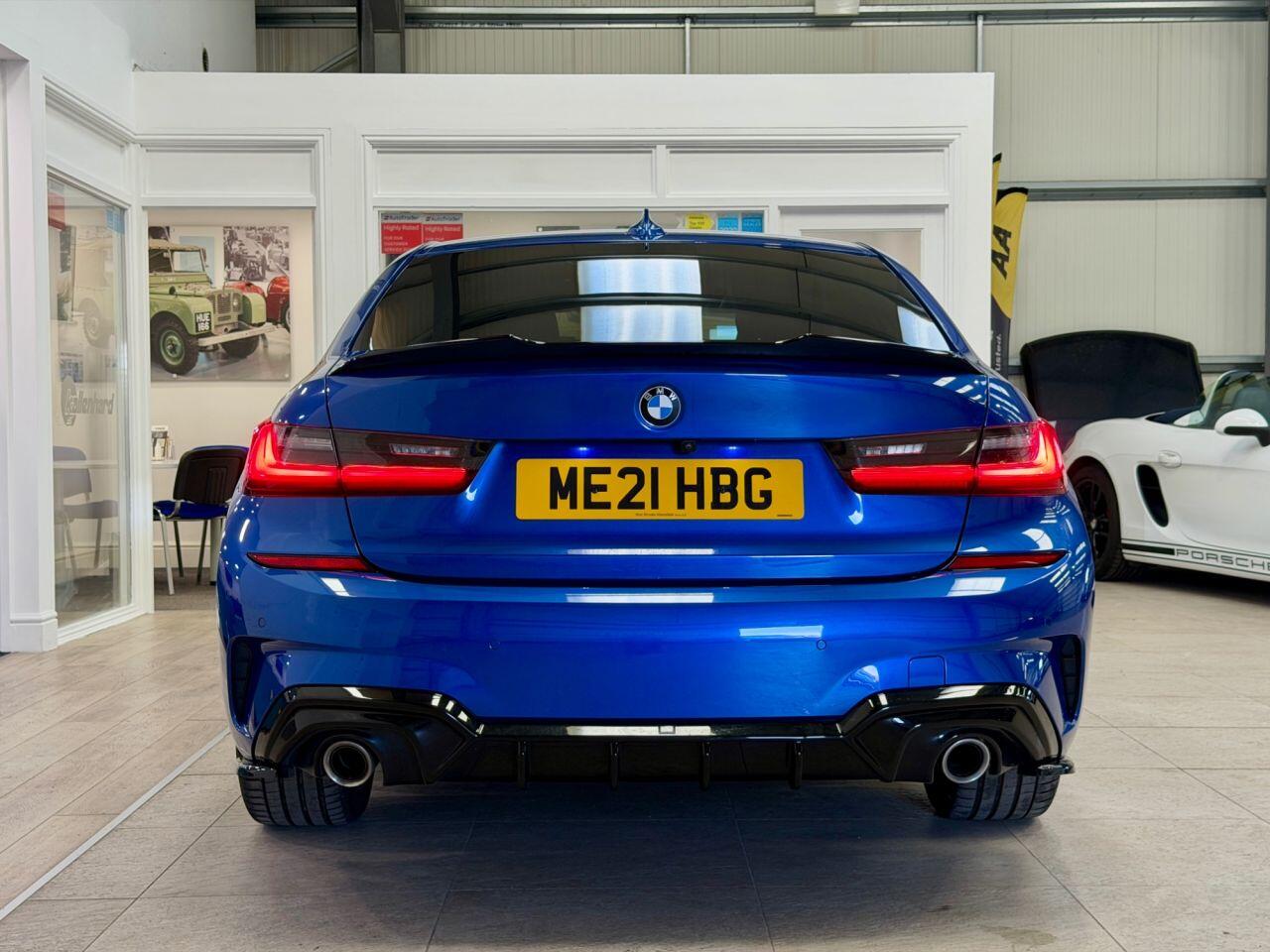 BMW 3 Series view 14