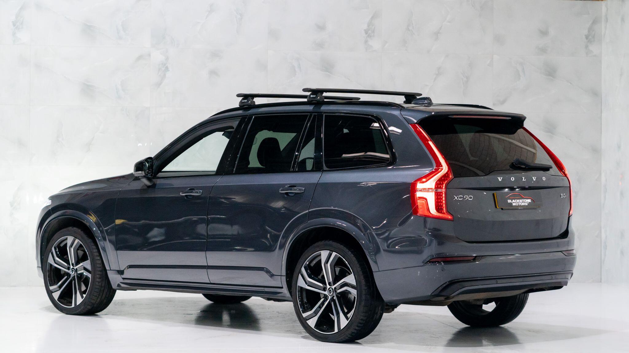 Volvo XC90 view 5