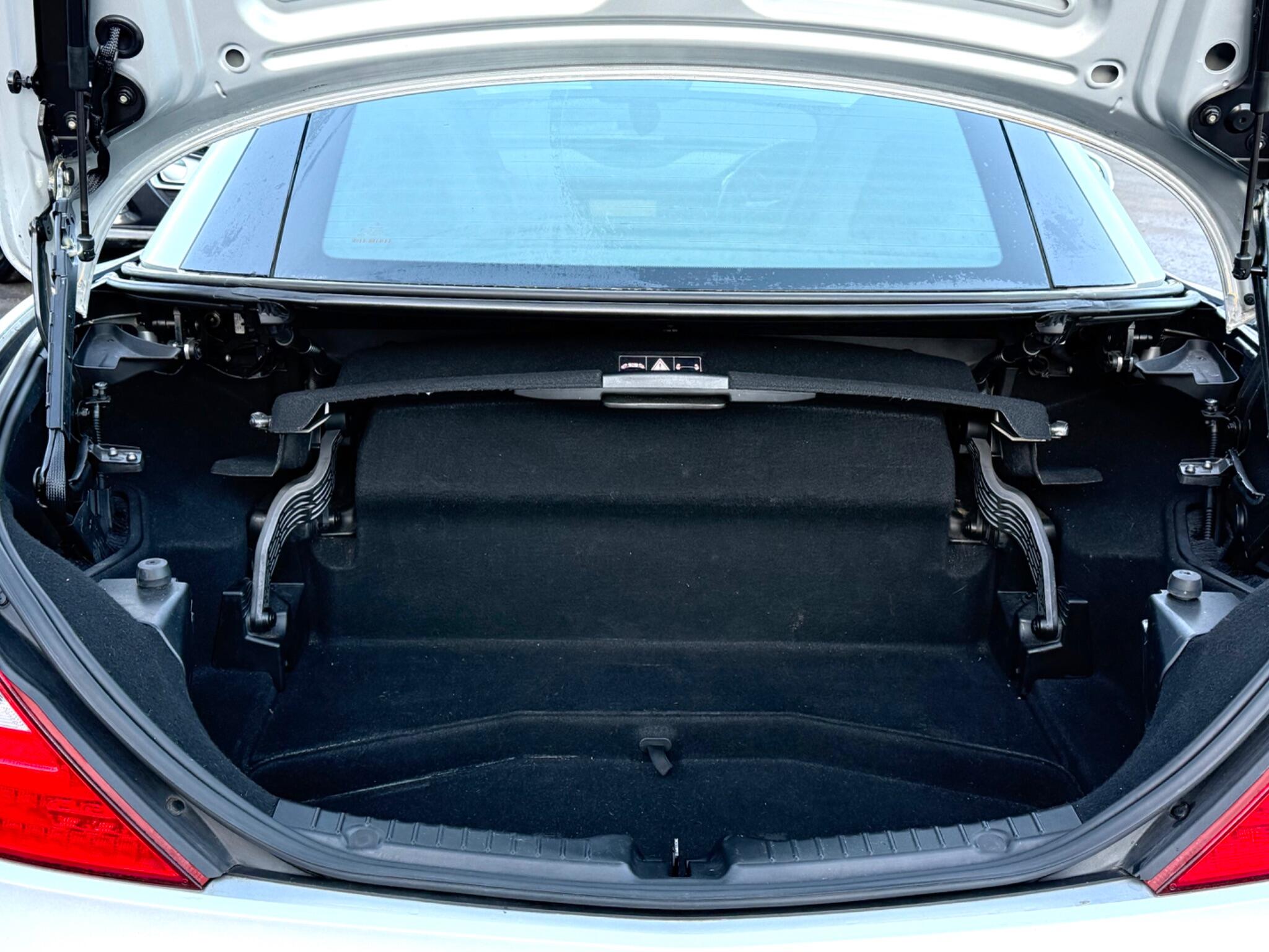 2011 Mercedes-Benz SLK image 37