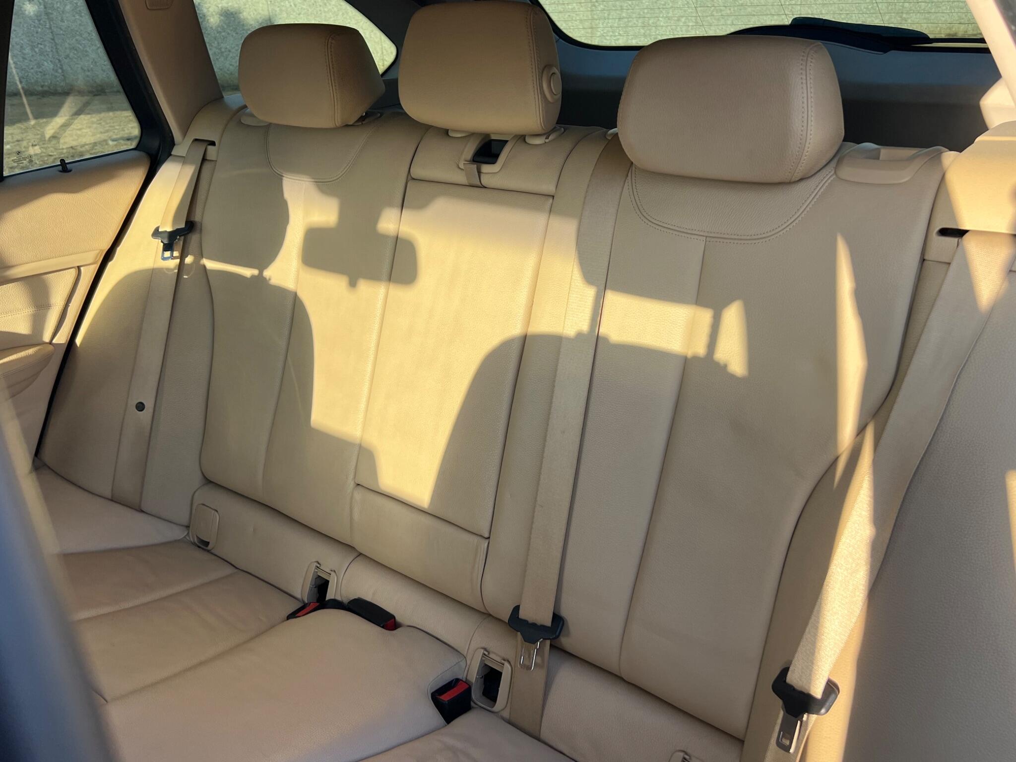 BMW 3 Series view 14