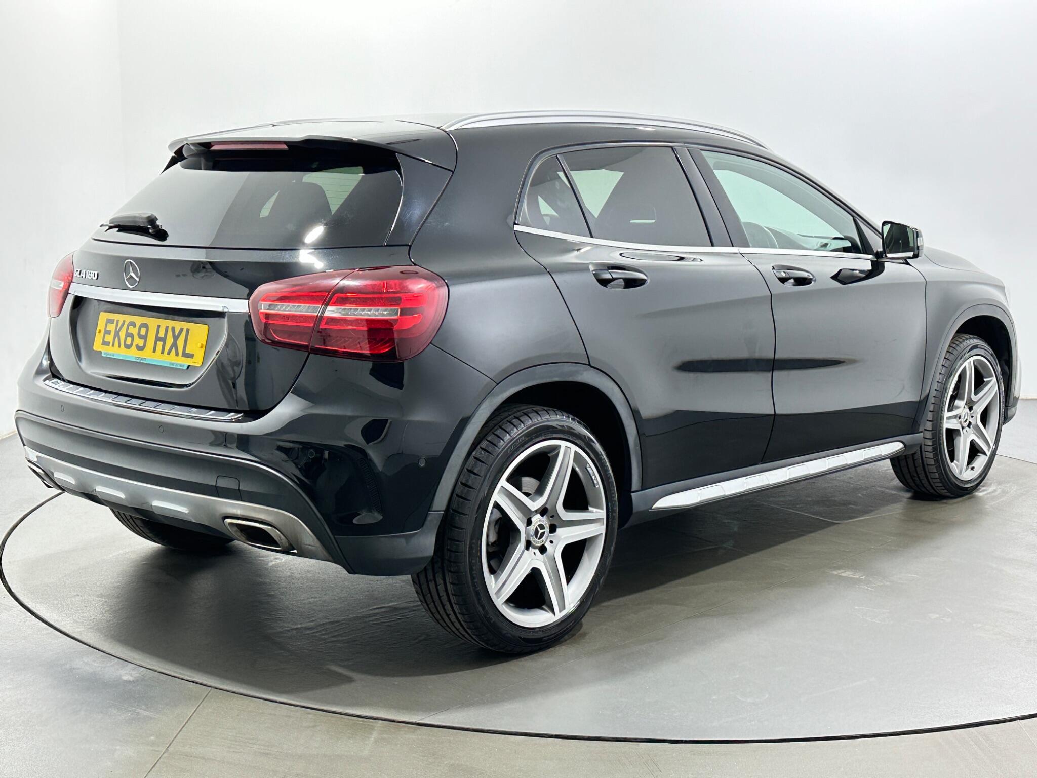 Mercedes-Benz Gla view 8