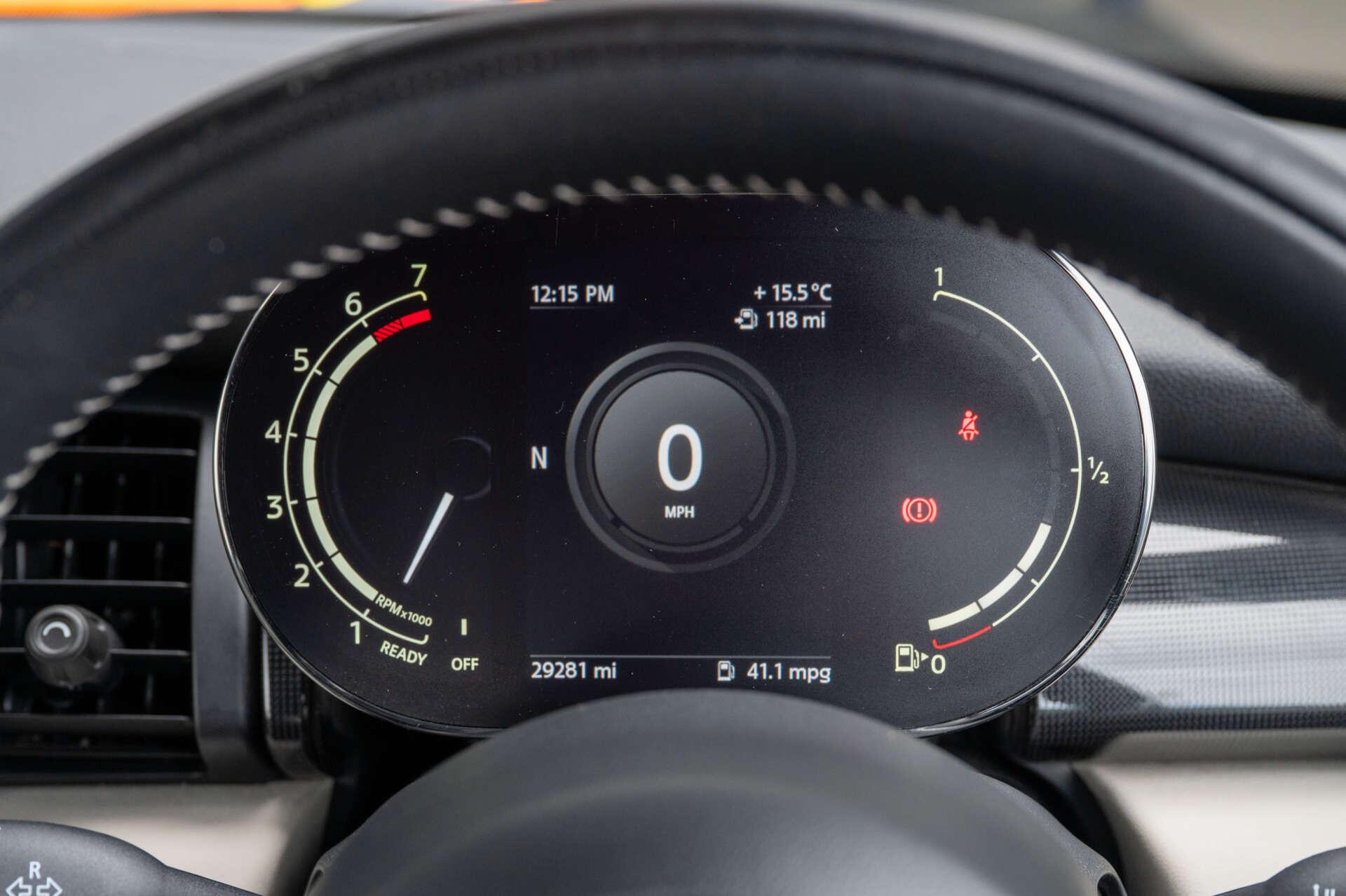 Mini Convertible view 37