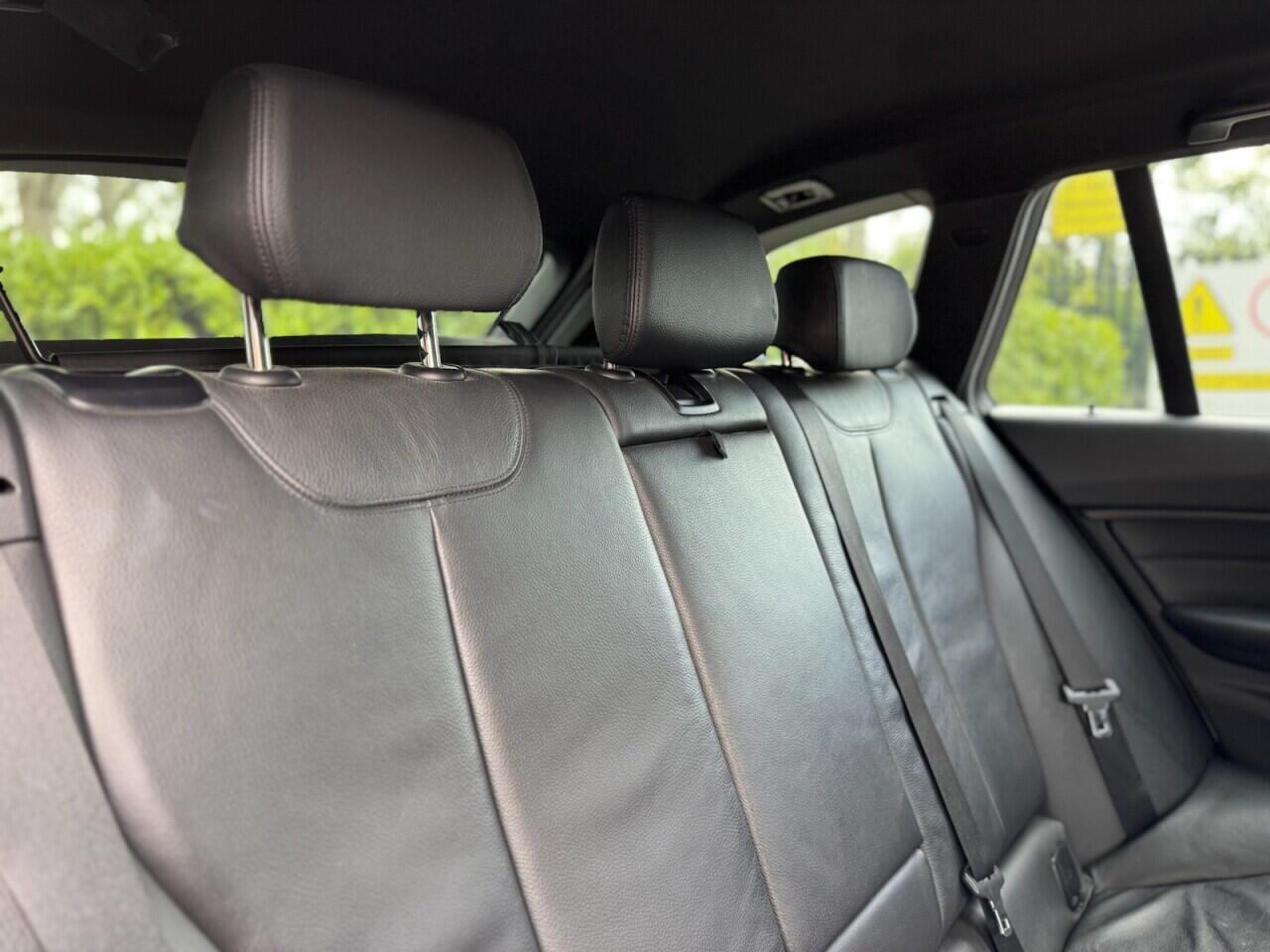 BMW 3 Series view 31