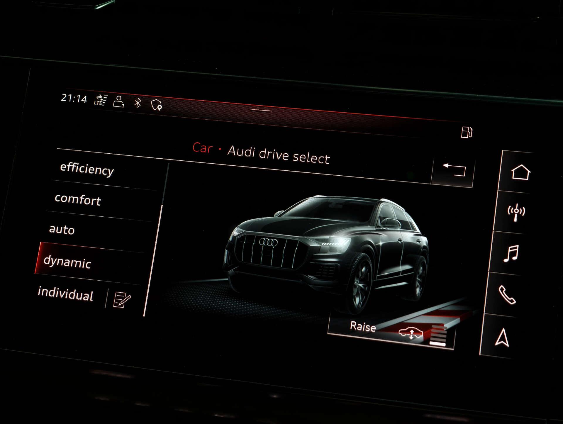 Audi Q8 view 42