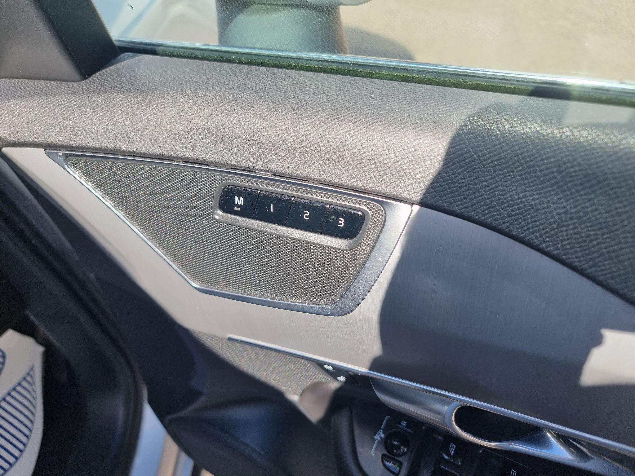 Volvo XC90 view 33