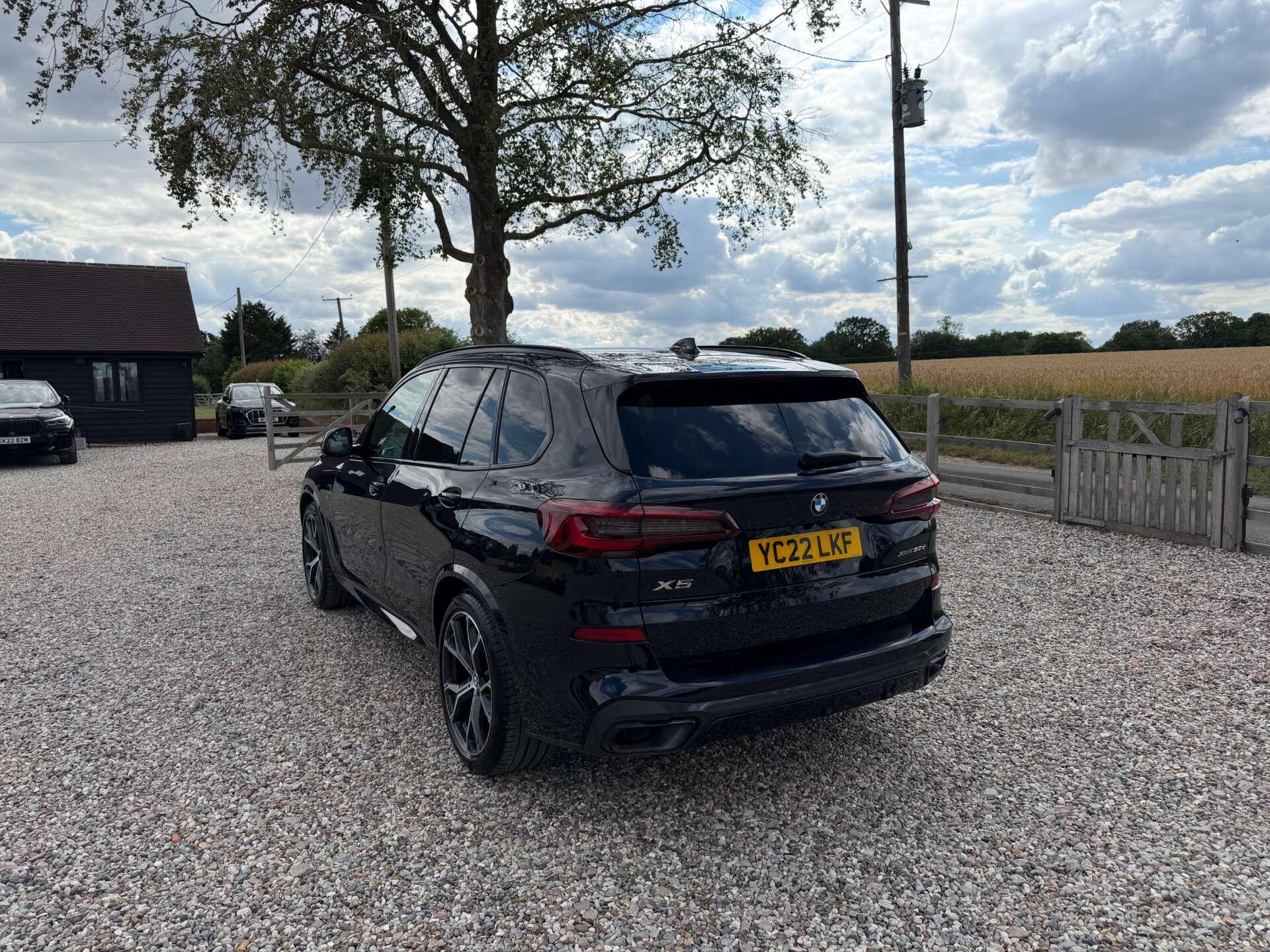 BMW X5 view 3