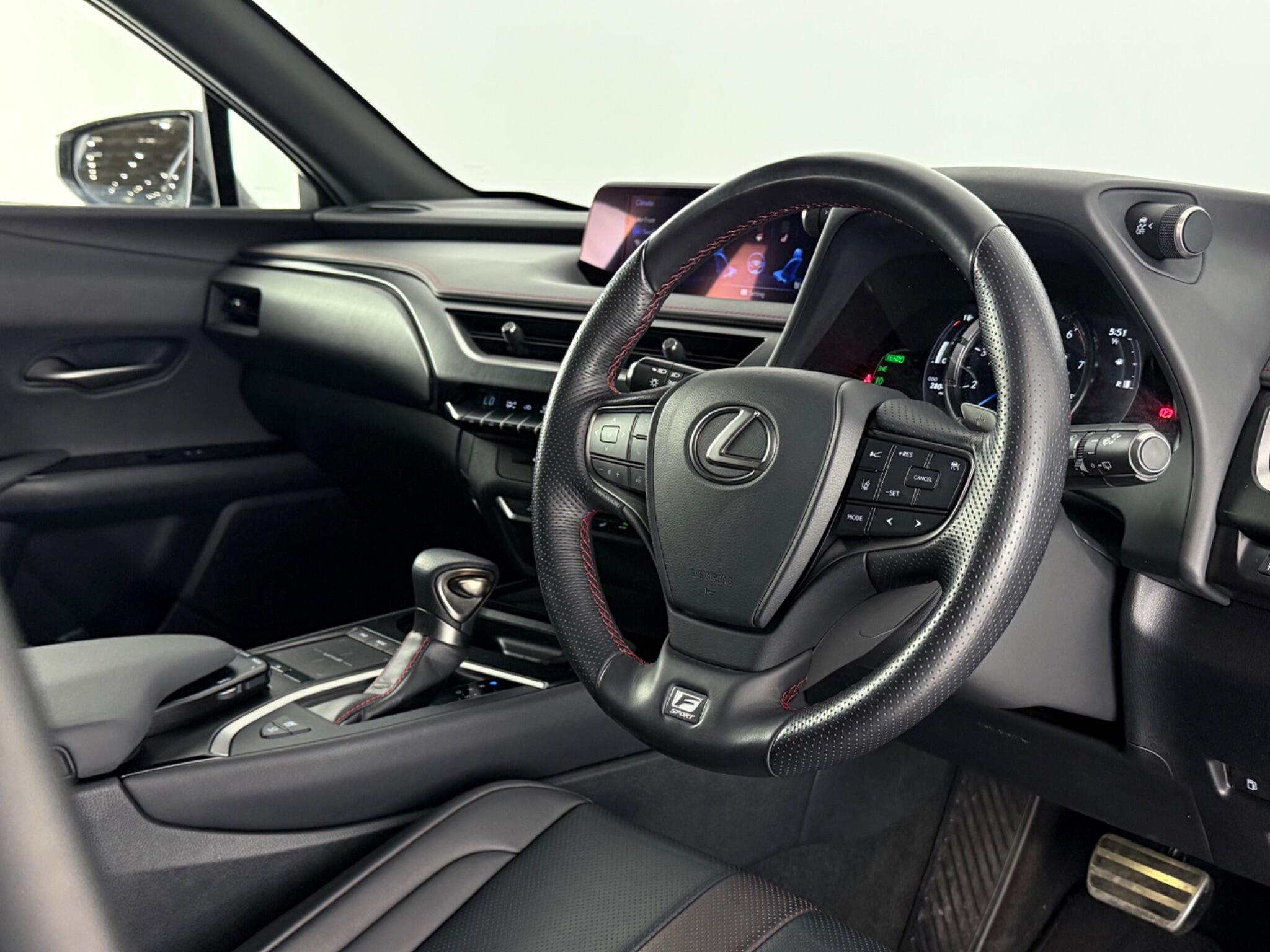 Lexus Ux view 3