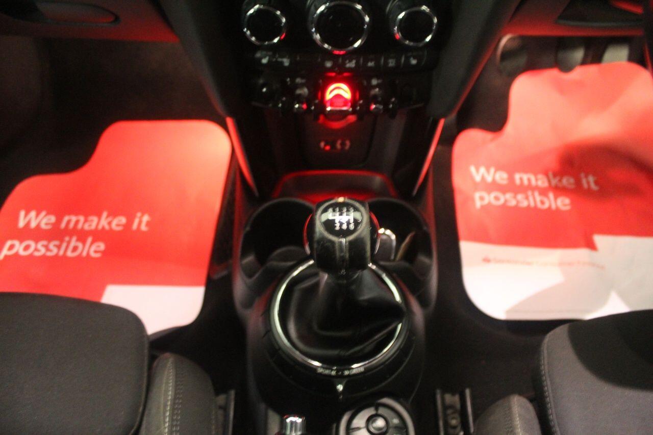 Mini Hatch view 40