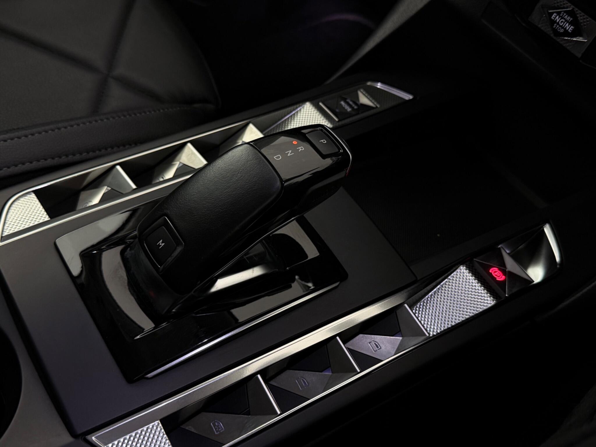 DS Automobiles DS 3 view 19