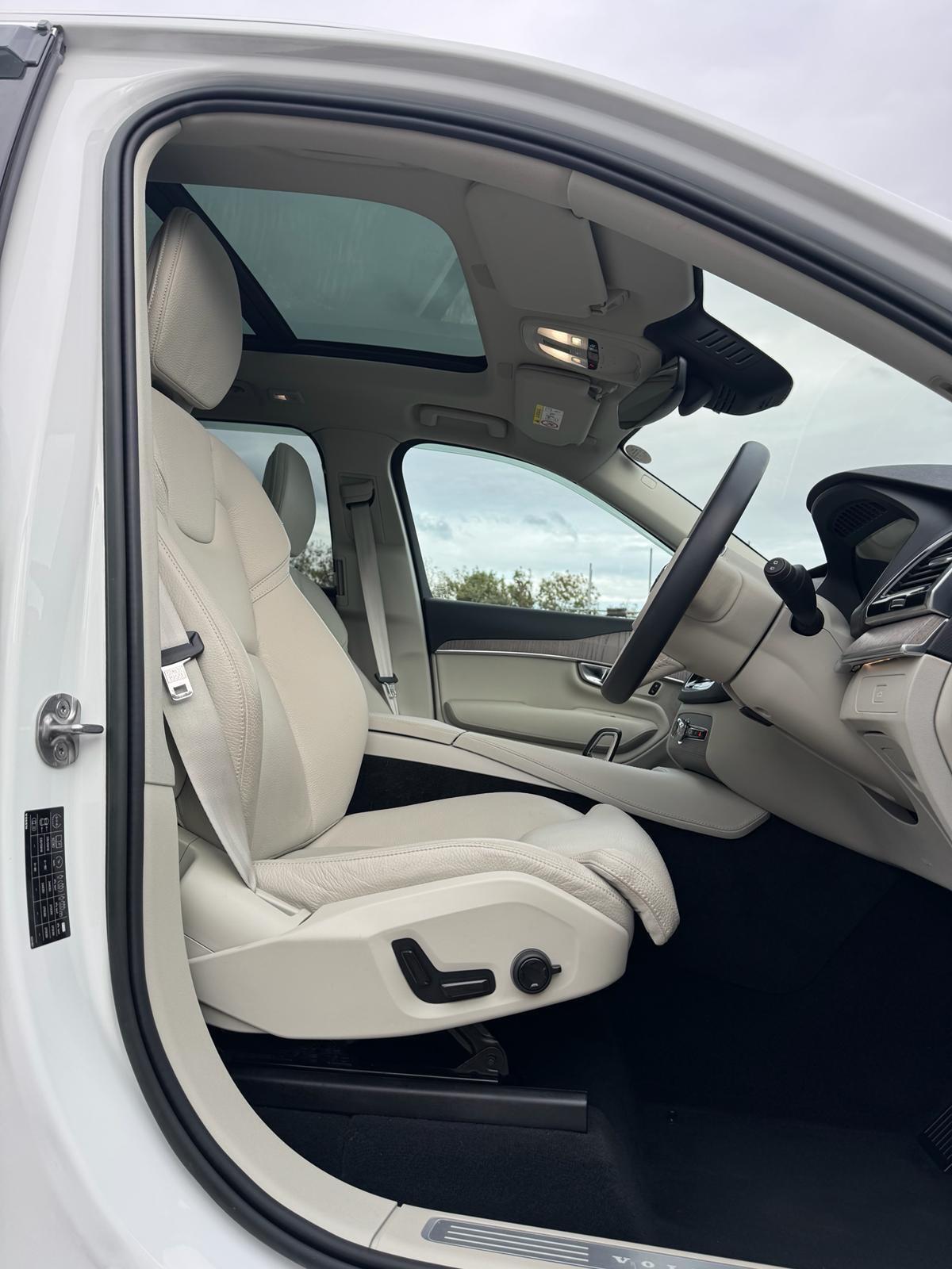 Volvo XC90 view 20