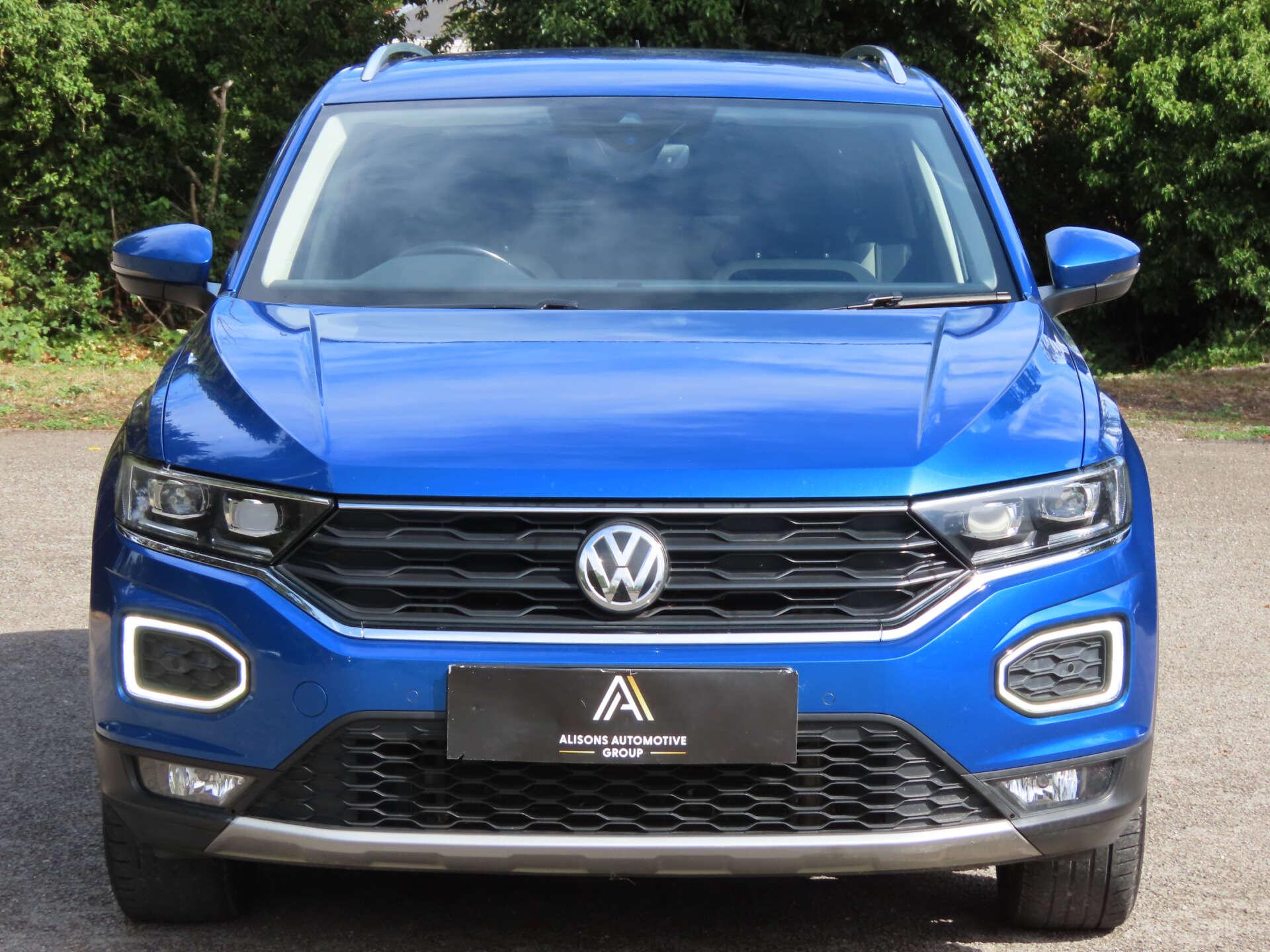 Volkswagen T-Roc view 2