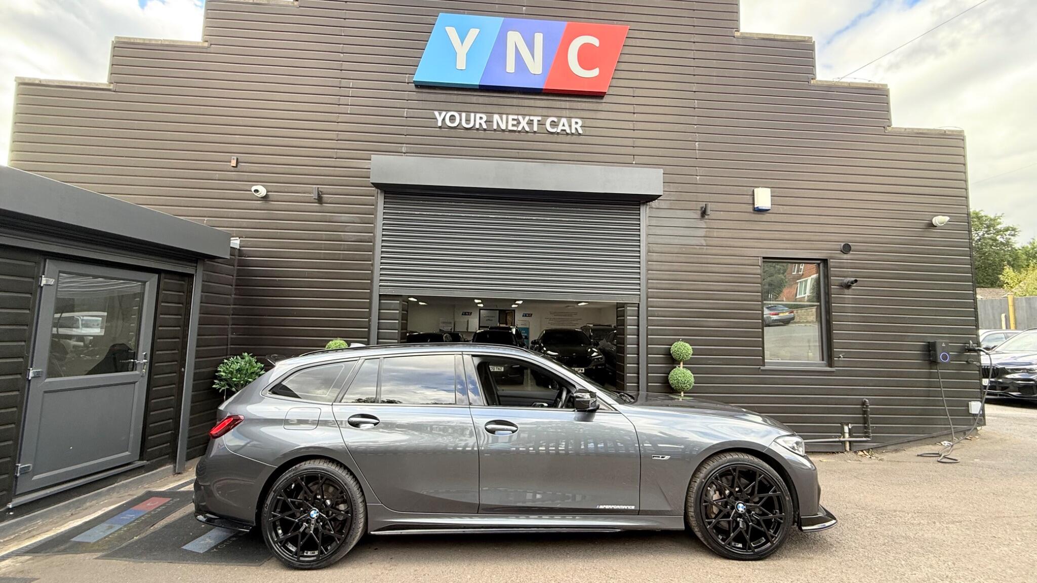 BMW 3 Series view 5