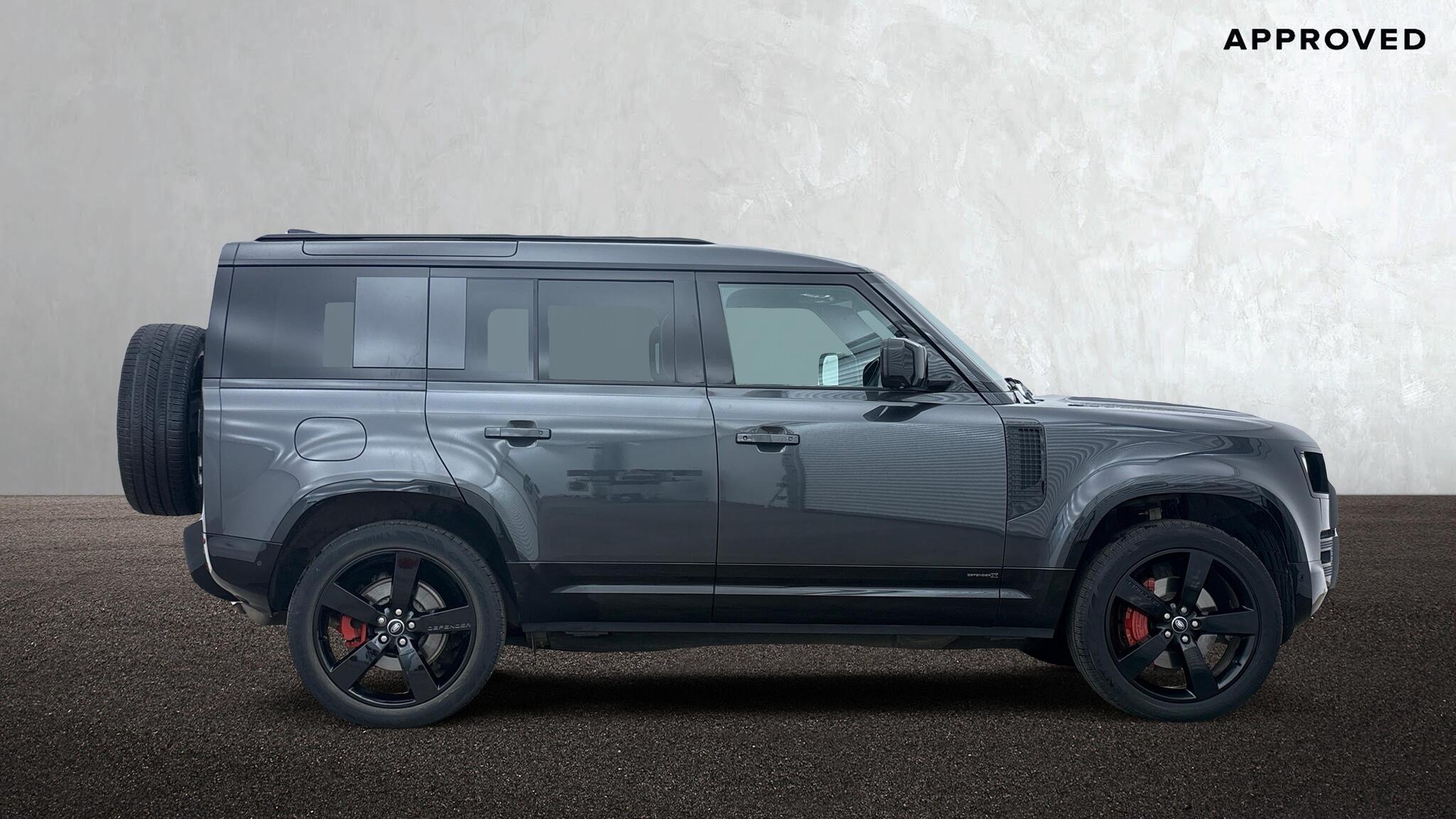 Land Rover Defender view 5