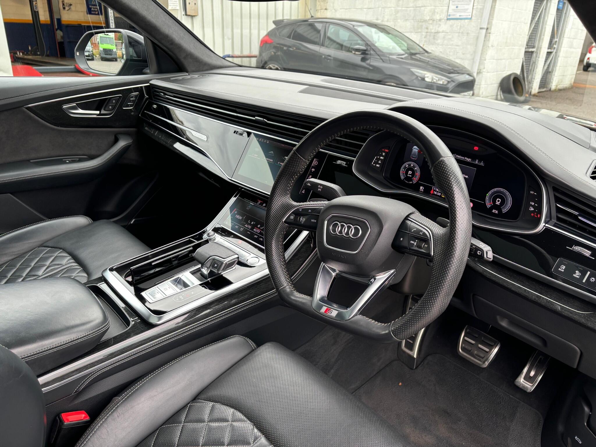 Audi Q8 view 2