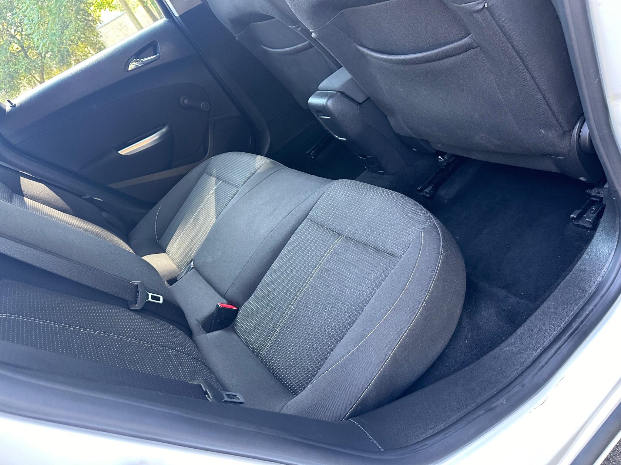 Vauxhall Astra view 25
