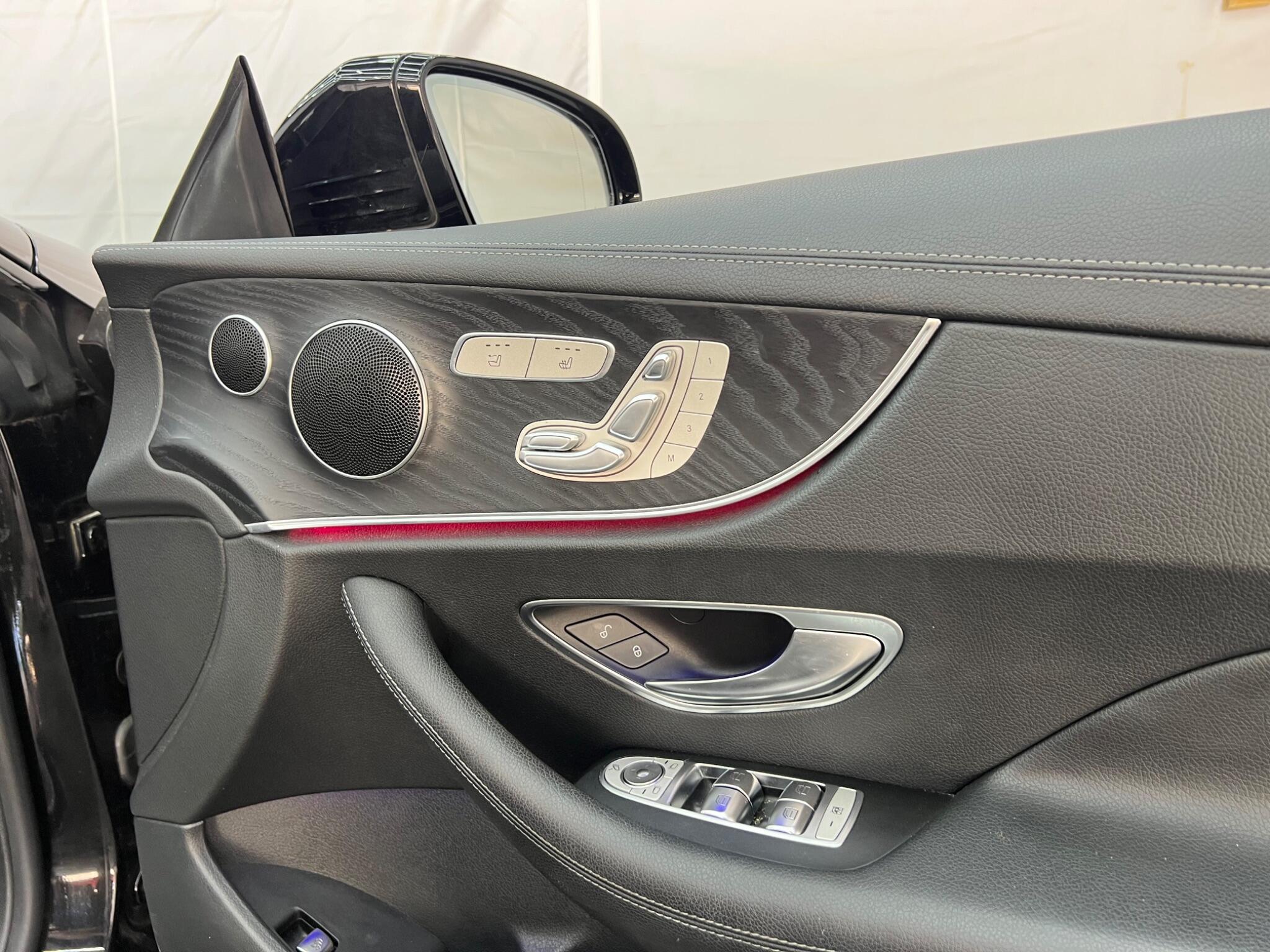 Mercedes-Benz E Class view 31