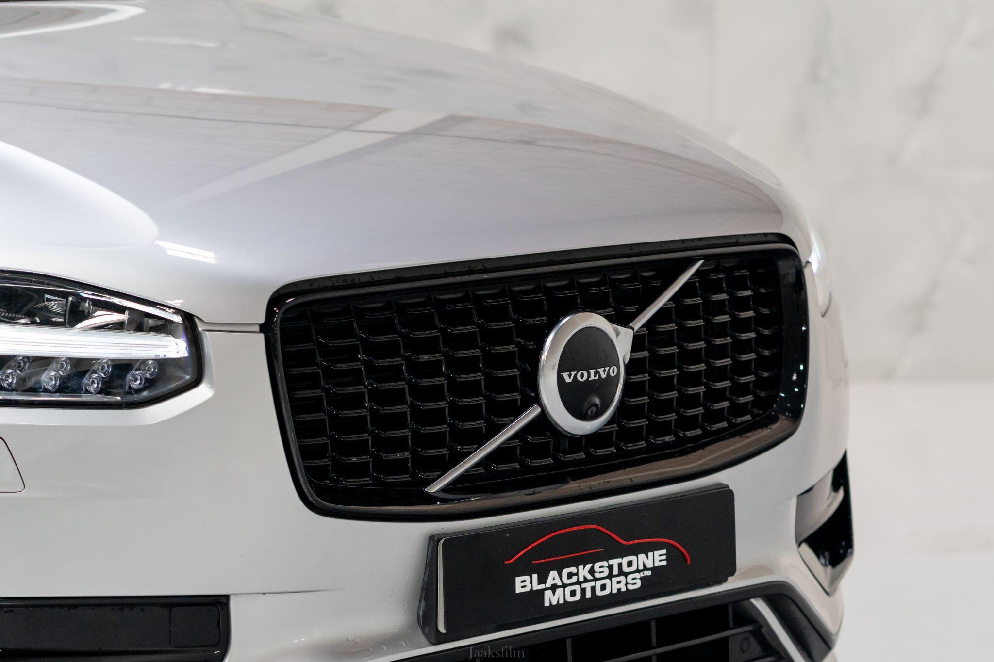 Volvo XC90 view 11