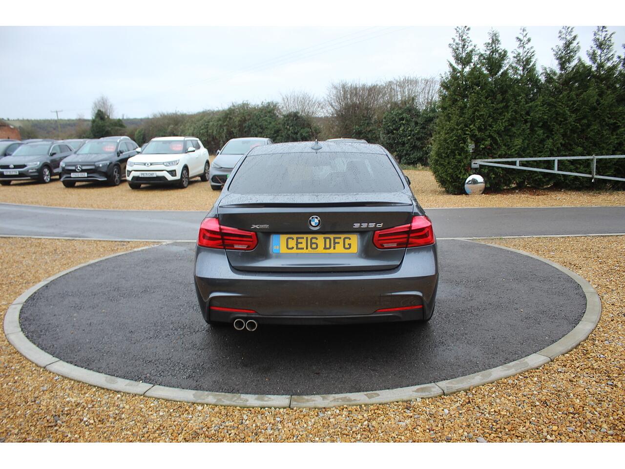 BMW 3 Series view 8
