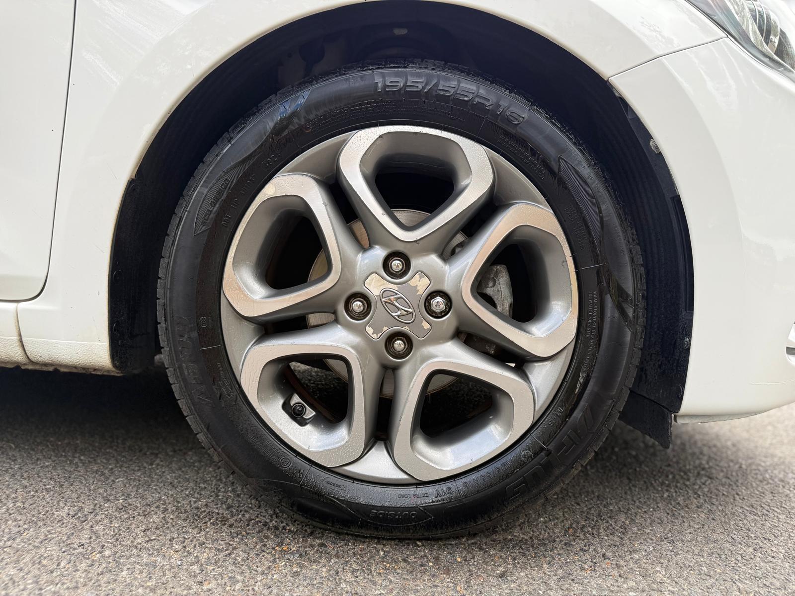 Hyundai i20 view 57