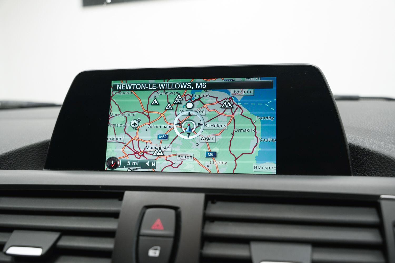 BMW 1 Series view 19
