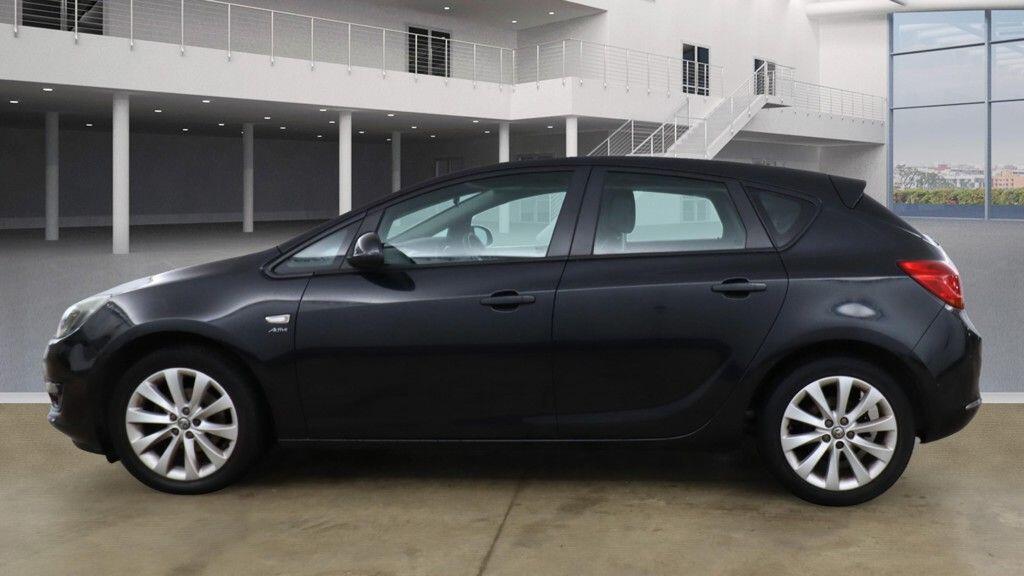 Vauxhall Astra view 6