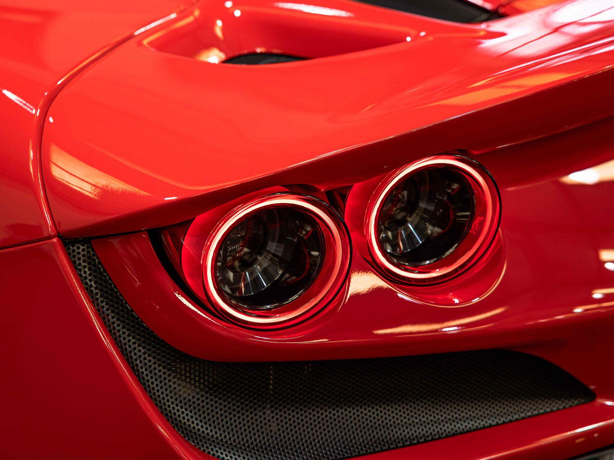 Ferrari F8 Spider view 19
