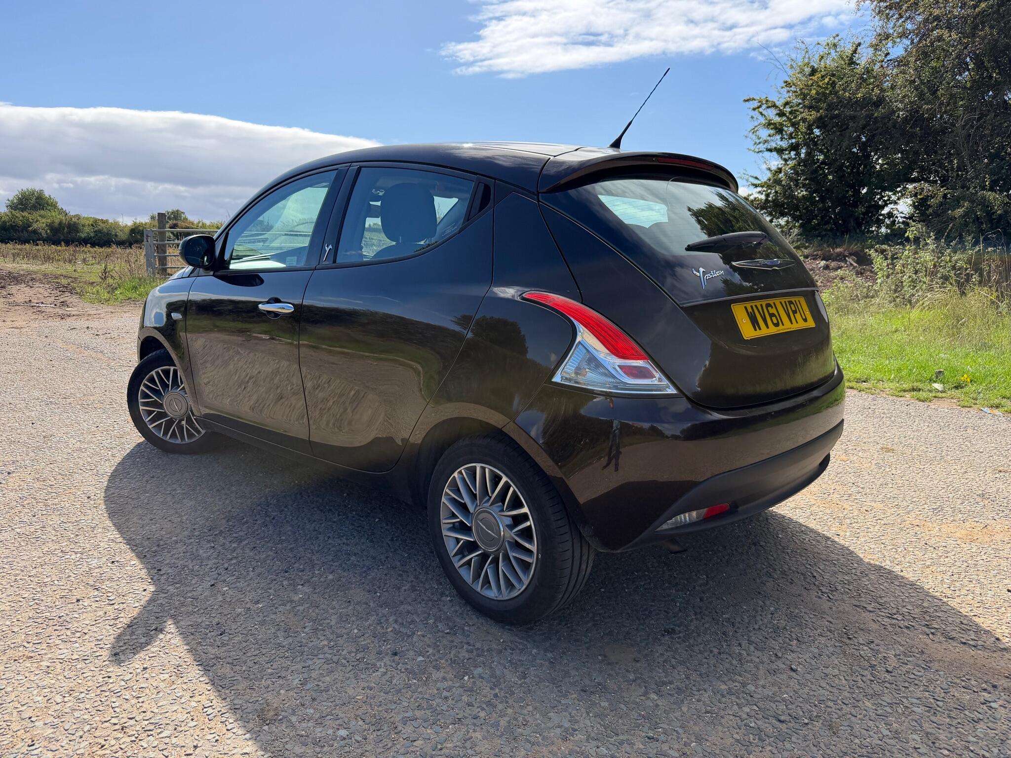 Chrysler Ypsilon view 38