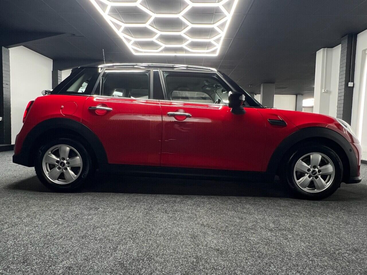 Mini Hatch view 15