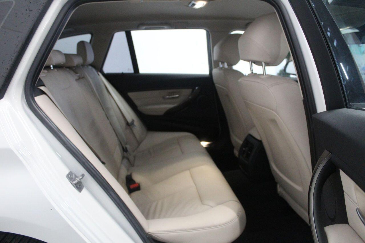 BMW 3 Series view 55