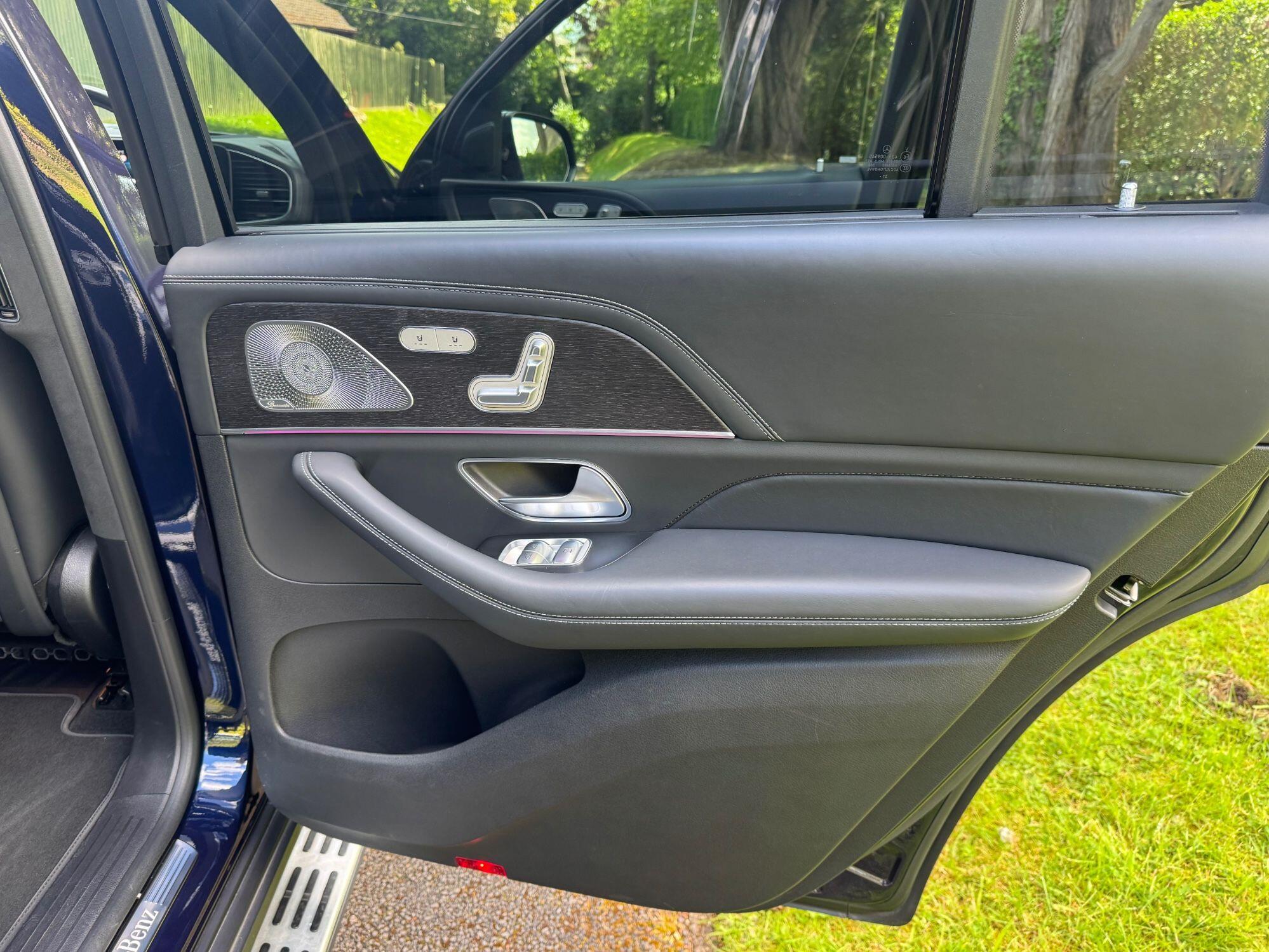 Mercedes-Benz GLS view 21