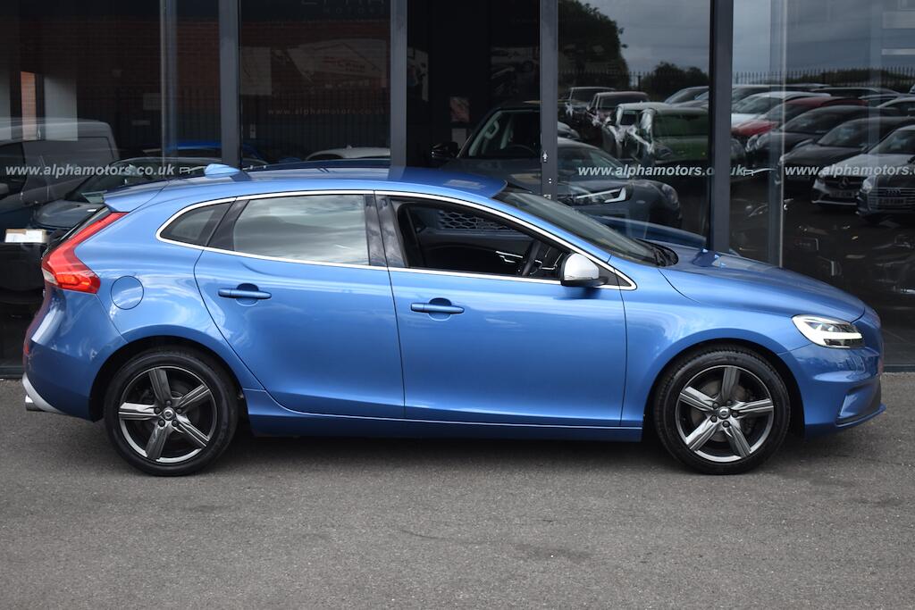 Volvo V40 view 14