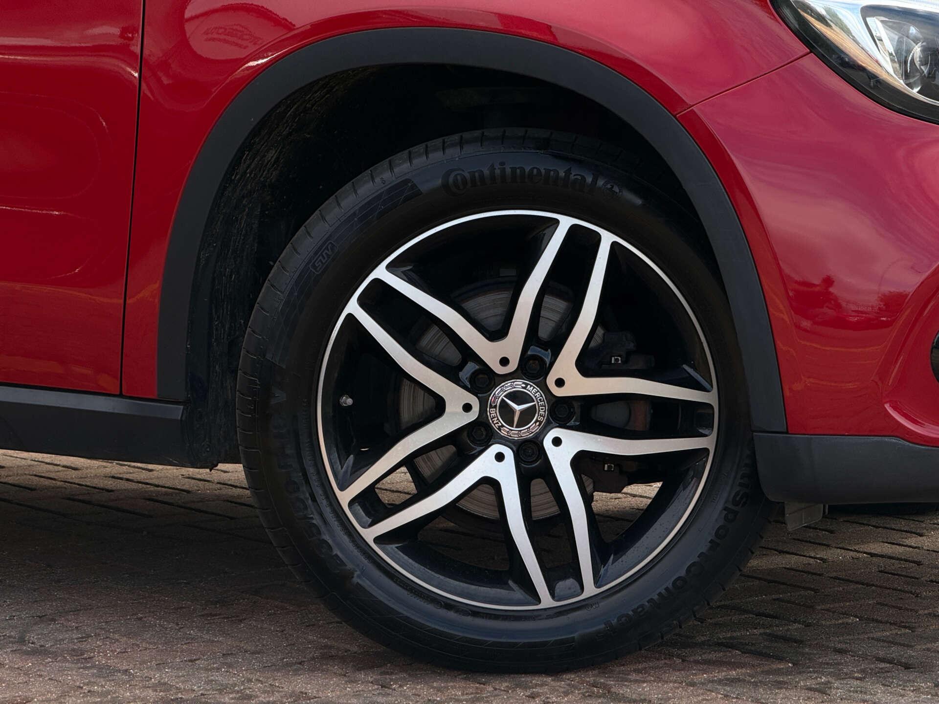 Mercedes-Benz GLA view 10