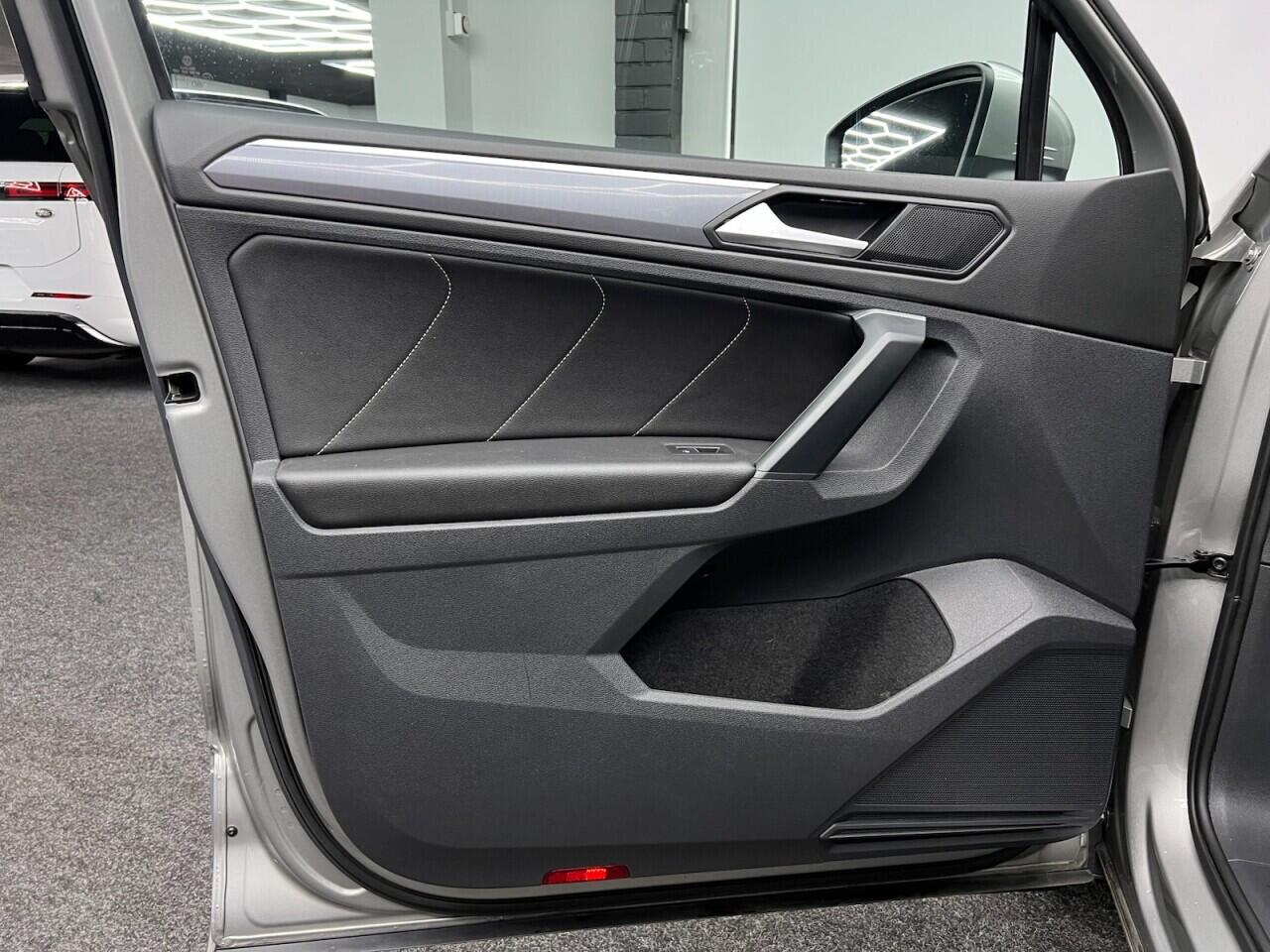 Volkswagen Tiguan view 26