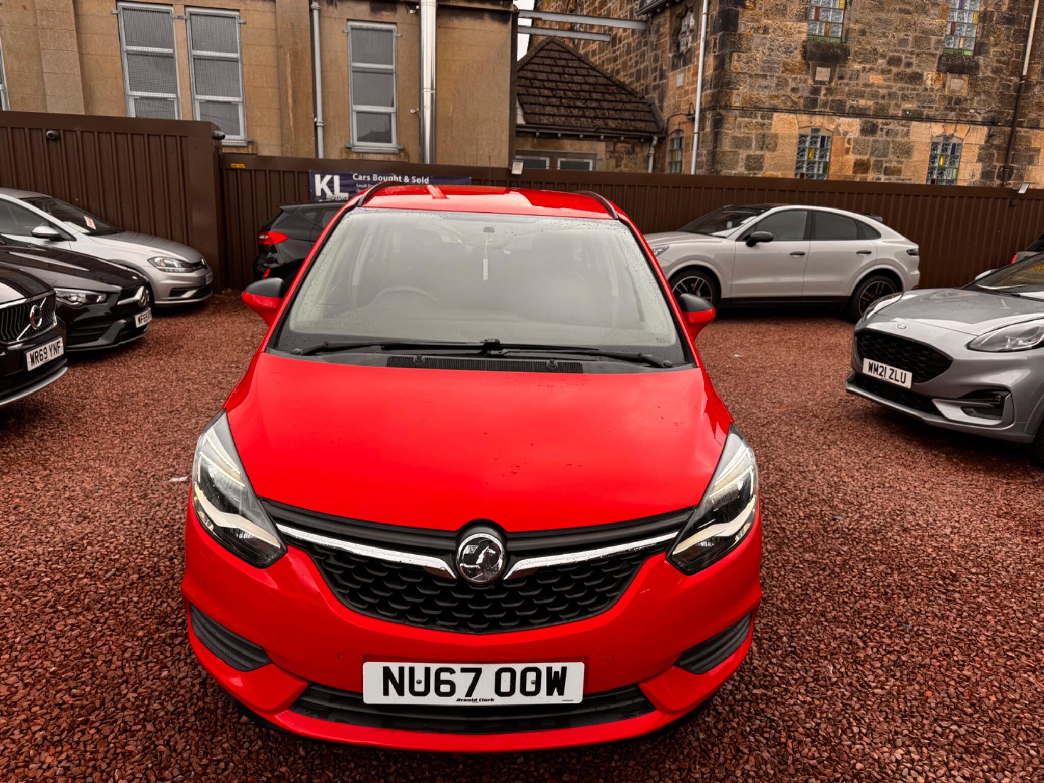 Vauxhall Zafira Tourer view 11