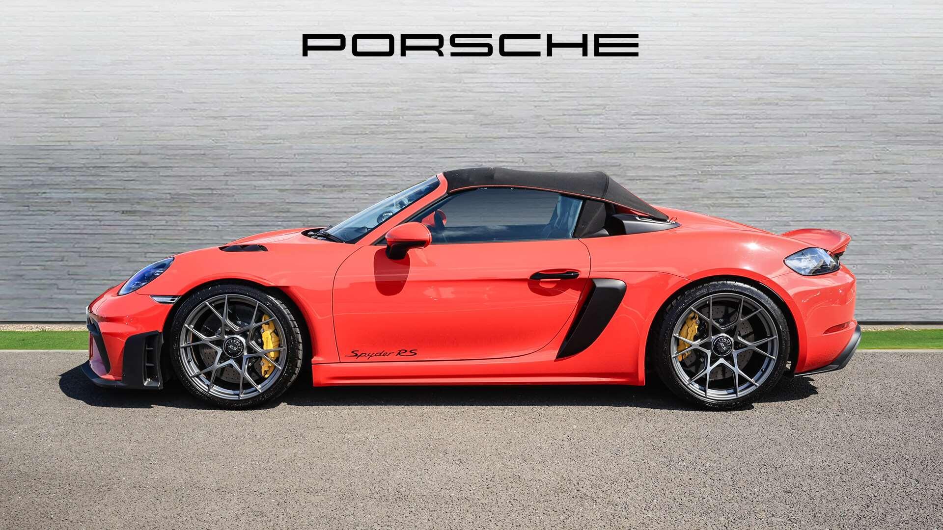 Porsche 718 Spyder view 8