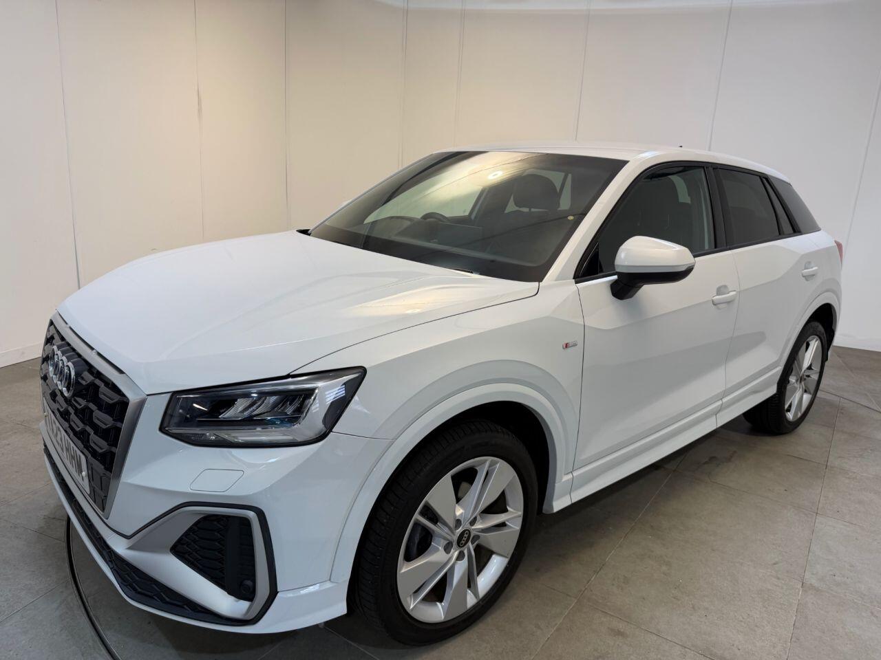 Audi Q2 view 44