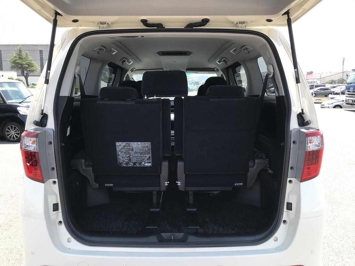 Toyota Alphard view 7