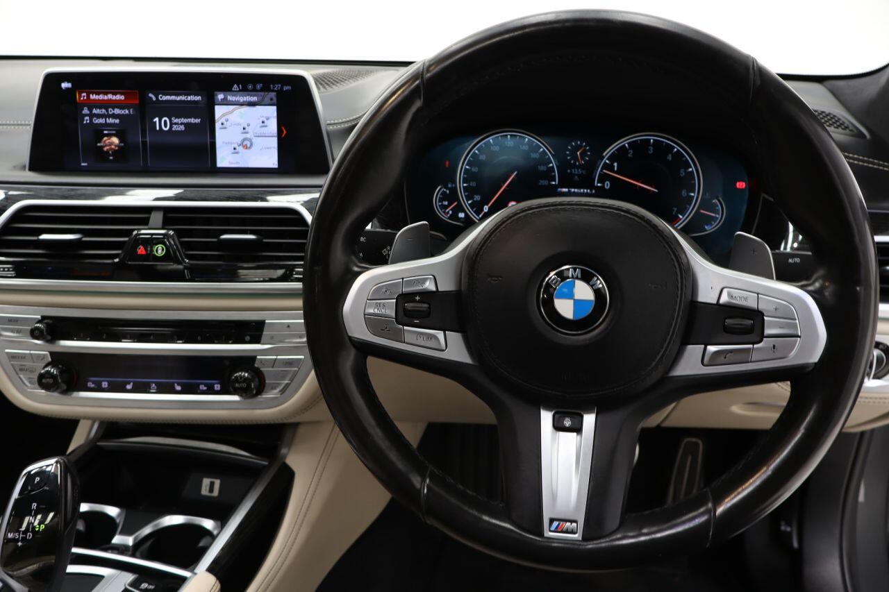 BMW 7 Series view 12