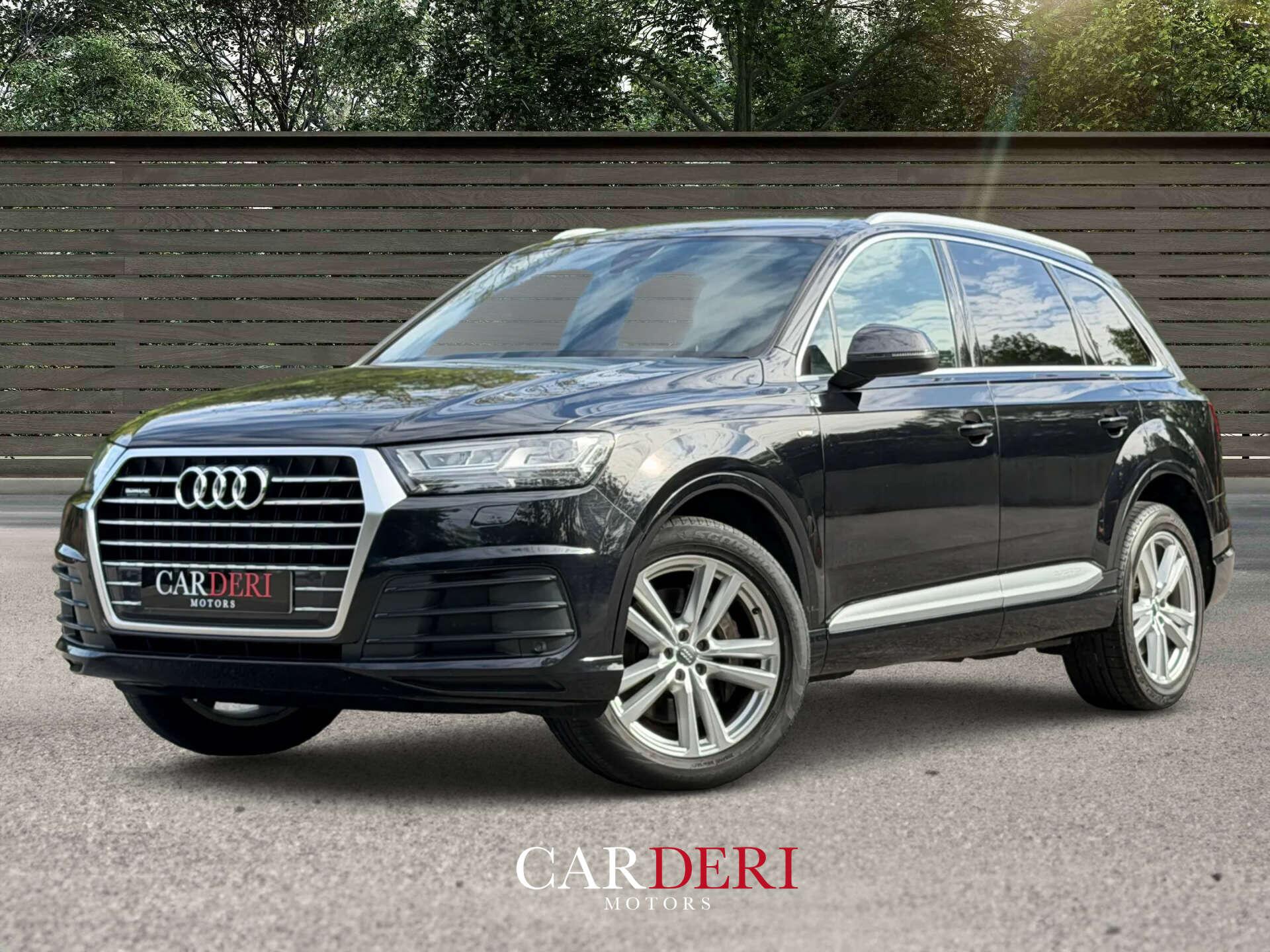 Audi Q7 view 12