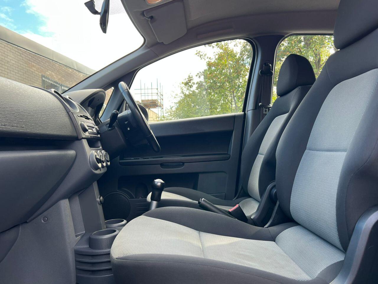 Mitsubishi Colt view 16