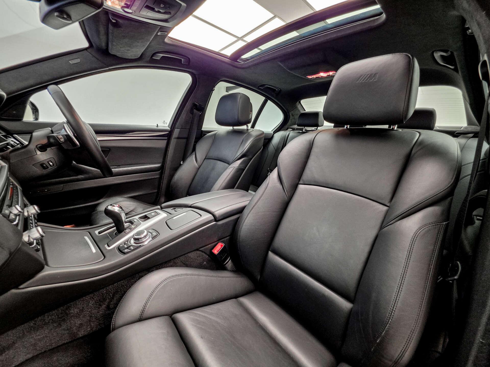 BMW M5 view 2