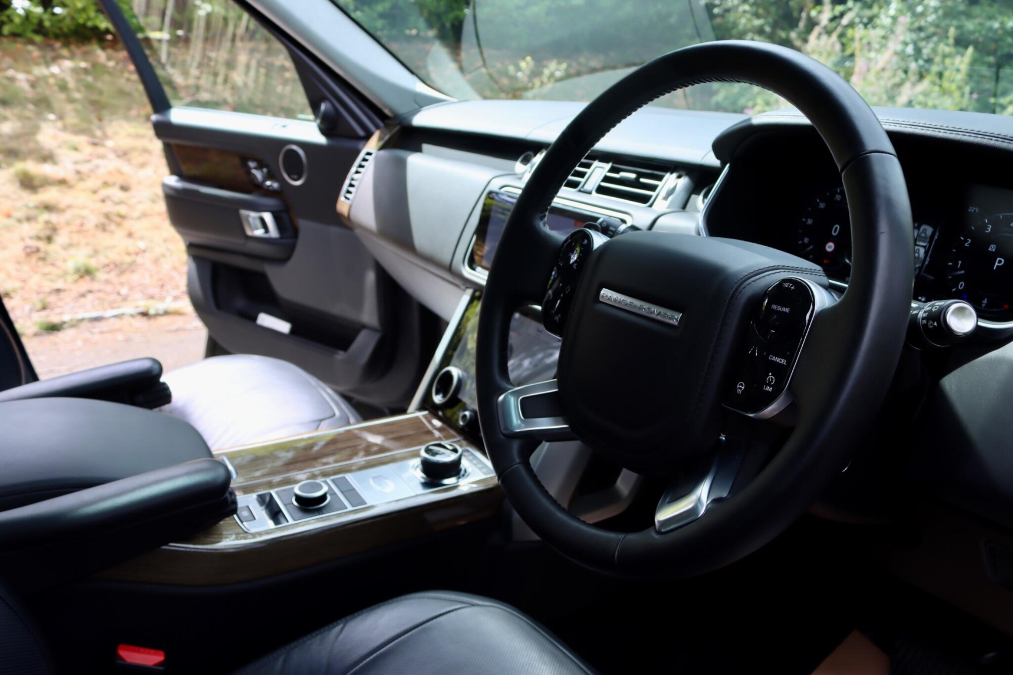 Land Rover Range Rover view 53
