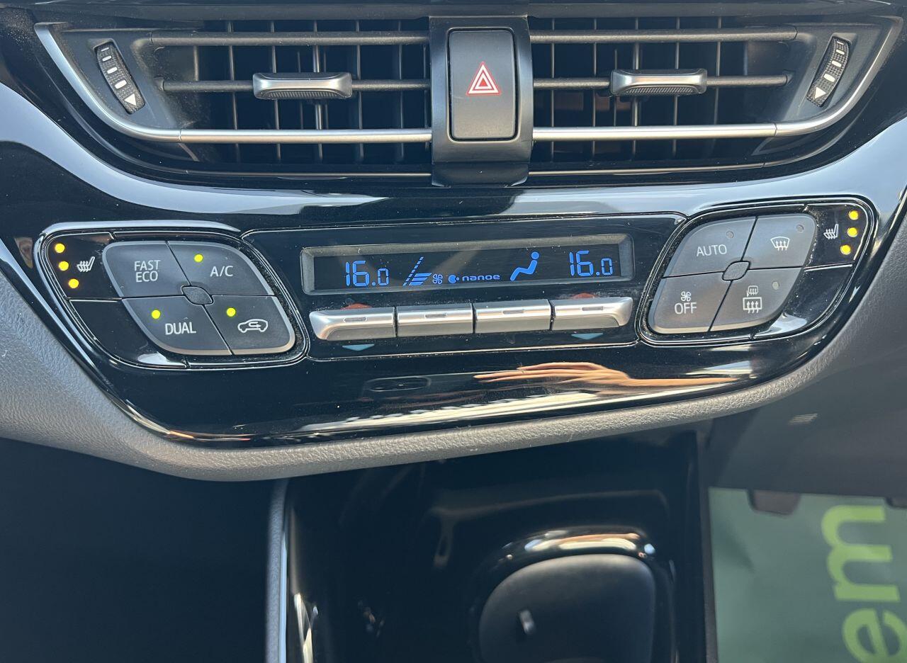 Toyota C-HR view 36