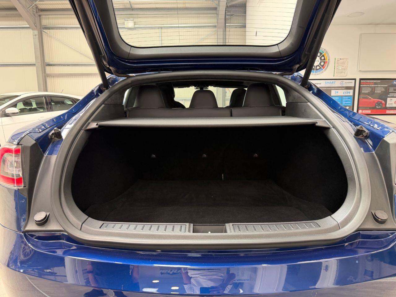 Tesla Model S view 38