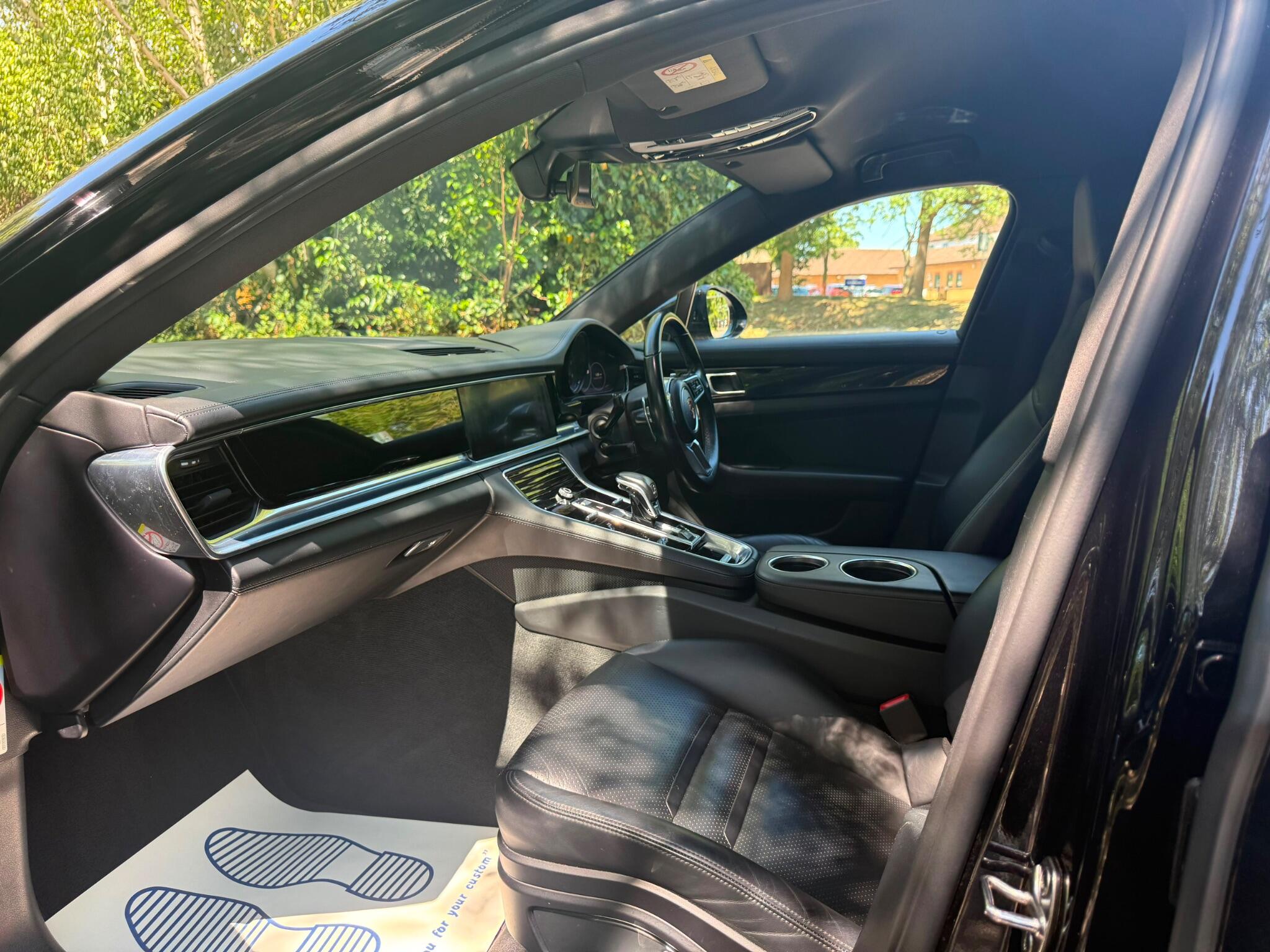 Porsche Panamera view 16