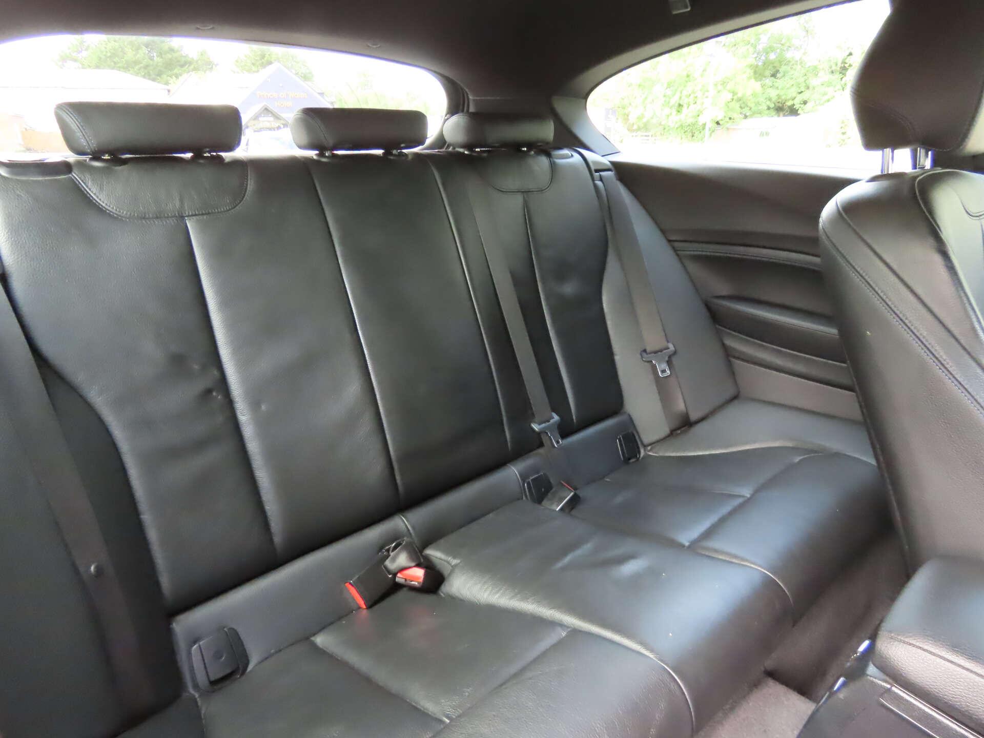 BMW 1 Series view 10
